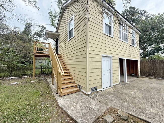 Photo - Charming upstairs Garage Apartment for Rent