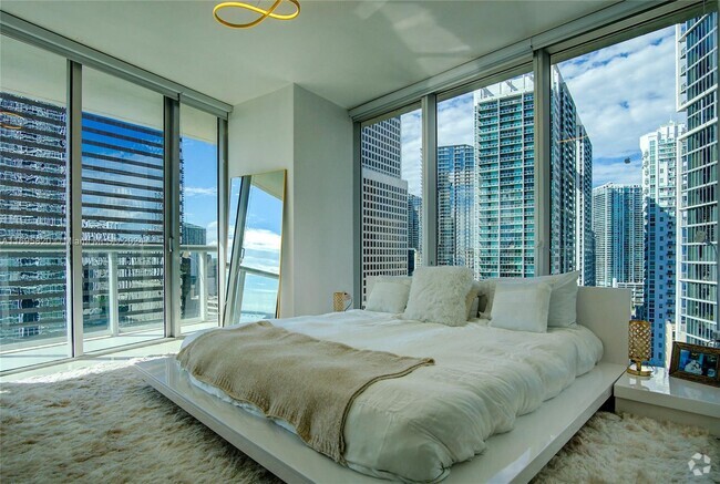 Building Photo - 495 Brickell Ave Unit 2111 Rental