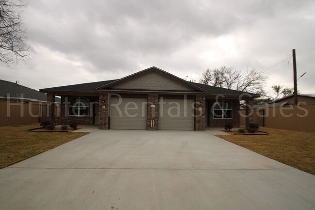 Building Photo - 505 Bonnie Dr Unit B