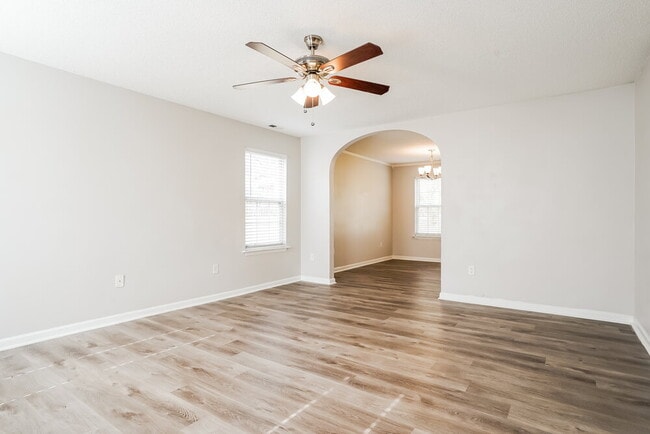 Photo - 4409 Cobble Creek Ln