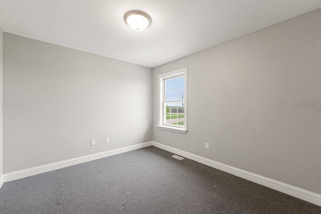 Photo - 412 N Grainger Ln