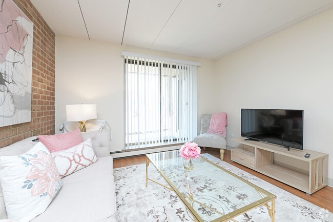 1 BR, 1 BA