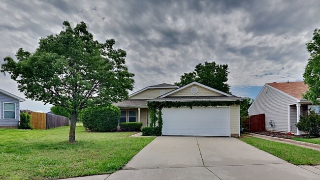 Building Photo - 3 Bedroom 2 Bath with 2 Car Garage - Moore... Rental