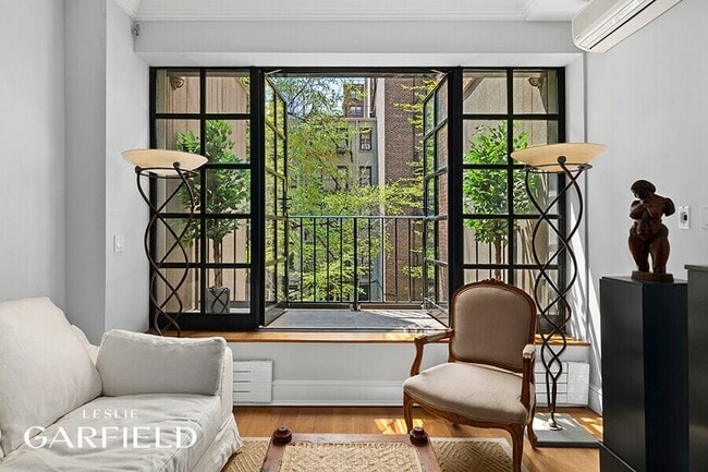 Photo - 320 E 55th St