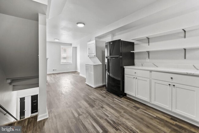 Photo - 22 S Carey St