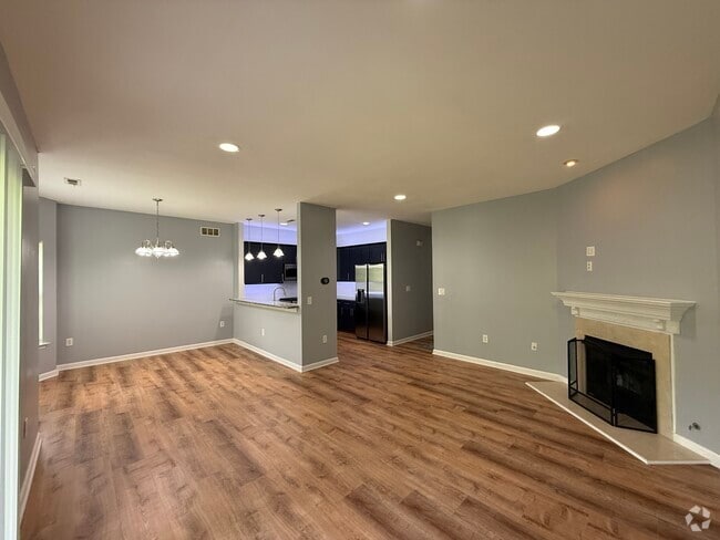 Building Photo - 77 Pinehurst Dr Rental