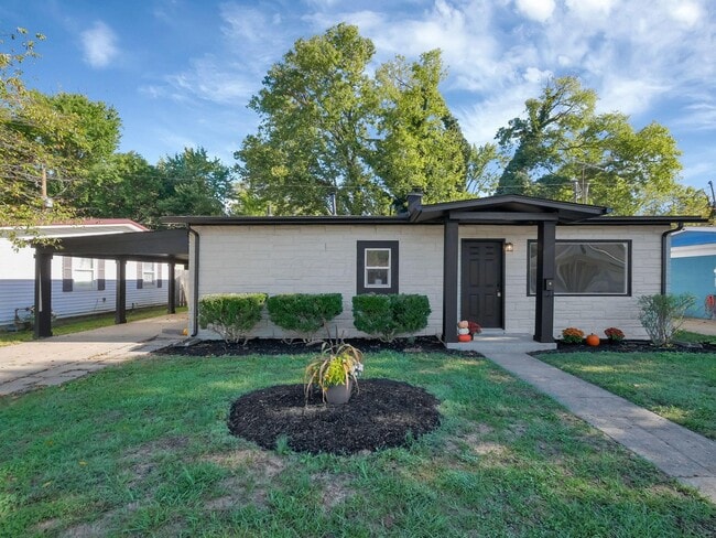 Photo - 452 Stella Ave