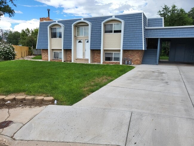 Building Photo - 1034 Bulloch Cir Unit B Rental