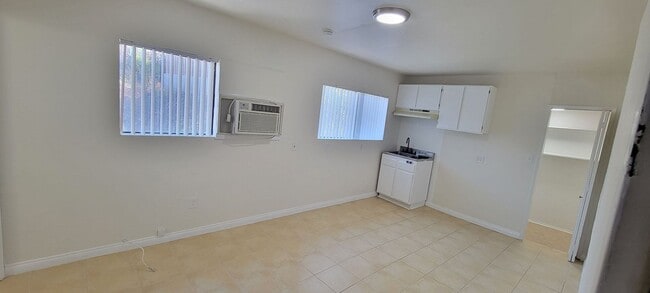 4638 Tilden Ave Unidad 1B