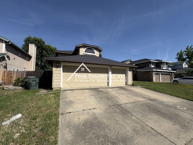 Photo - Spacious 4bd/3ba Rocklin Home with 3 Car Garage!