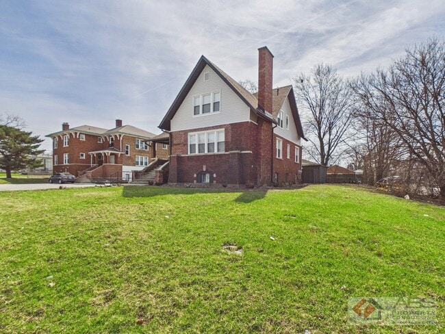 Building Photo - 398 W Lincoln Hwy Unit 3