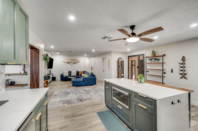 Photo - 415 N Shore Dr Unidad ID1459973P