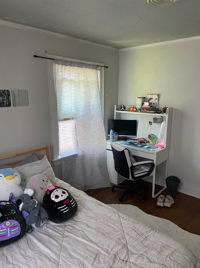 Photo - 5231 12th Ave NE Unit Upstairs