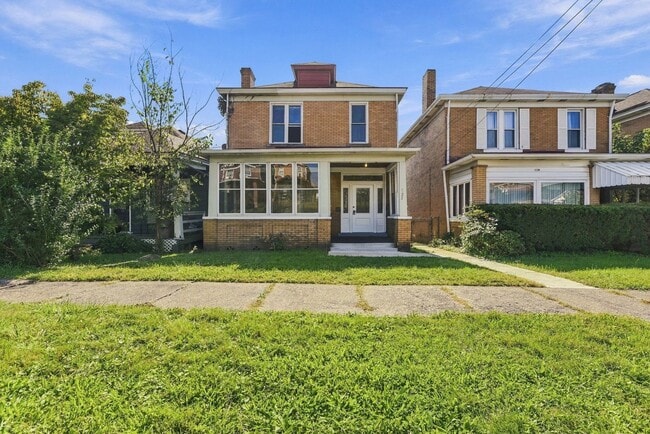 120 E 20th Ave
