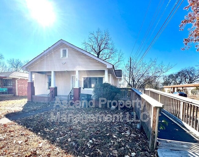 Photo - 1900 Wilson St
