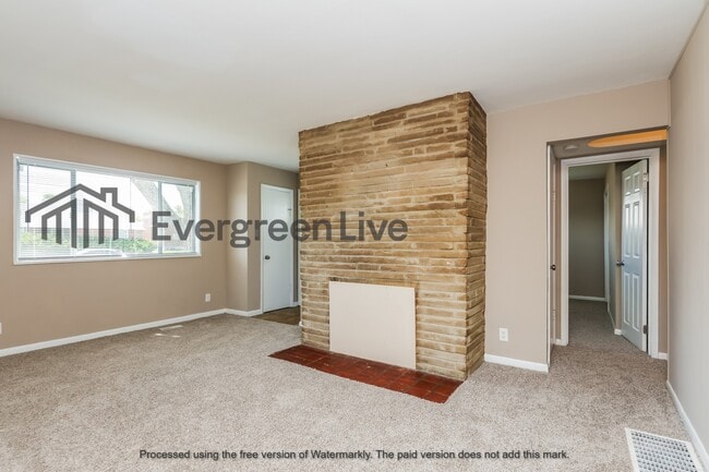 Photo - 125 Swallow Dr