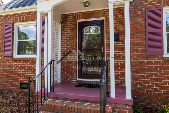 Photo - 2414 Farthing St