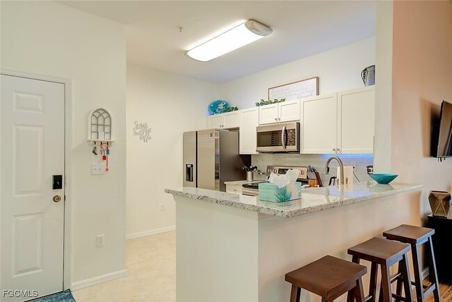 Building Photo - 15430 Bellamar Cir Unit 3026