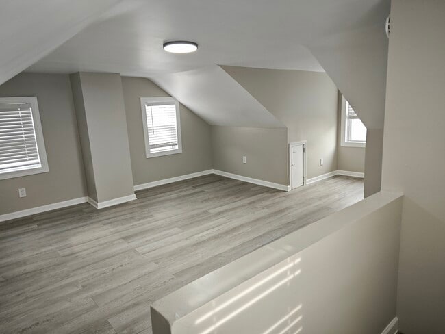 Photo - 612 W Garrison St