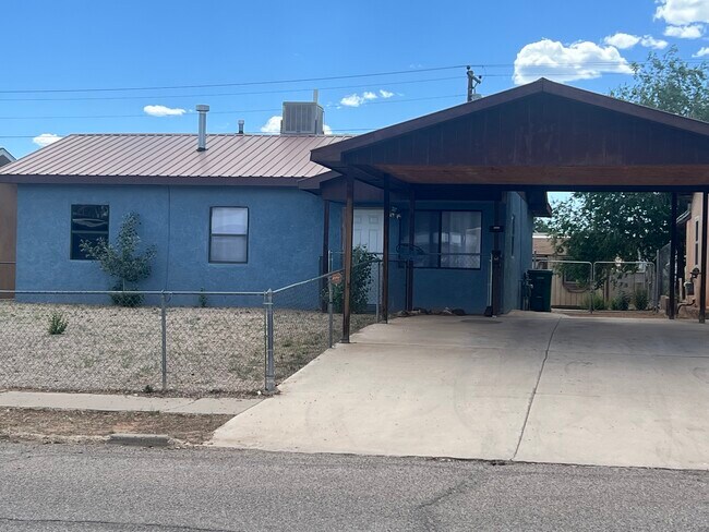 Photo - 1317 Del Norte Blvd House