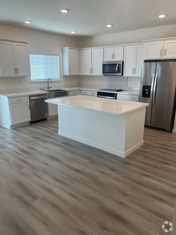 Building Photo - 7105 Vail Rnch Rd Rental
