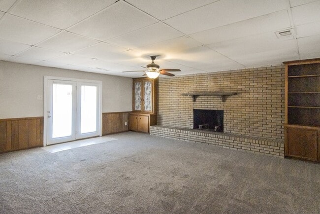 Photo - 1122 Oates Rd