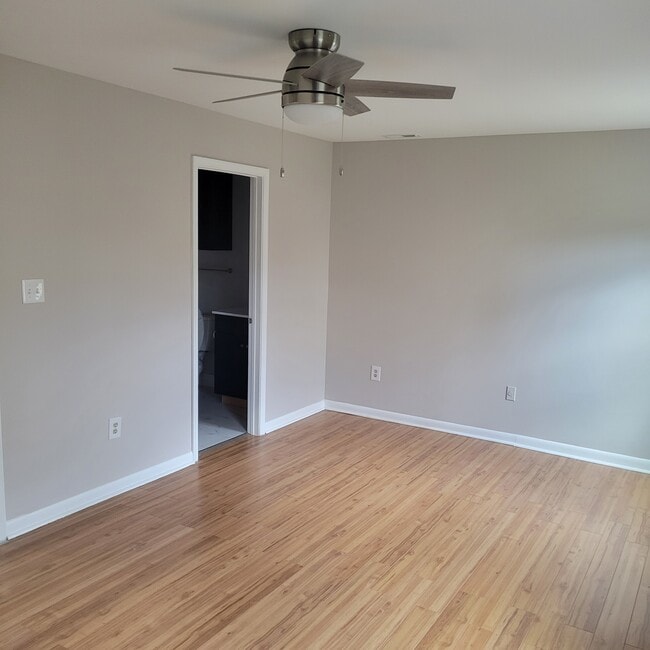 Photo - 84 Woodlake Dr