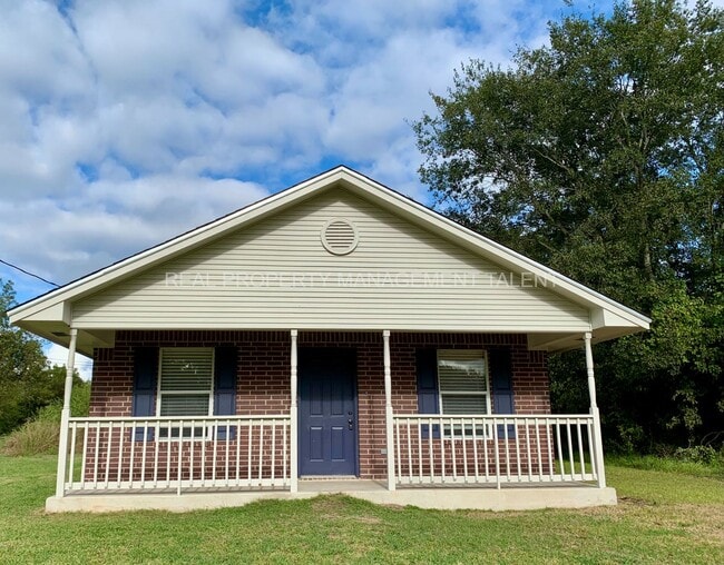 Building Photo - 318 N Waco St Rental