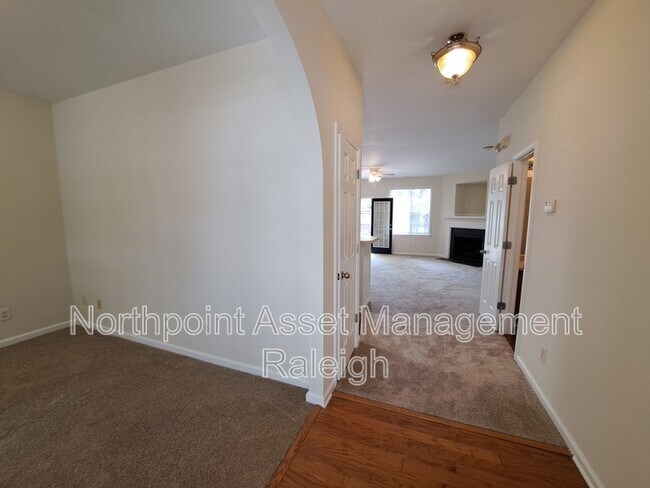 Photo - 4425 Log Cabin Dr