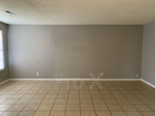 Photo - 1021 S St Louis Ave