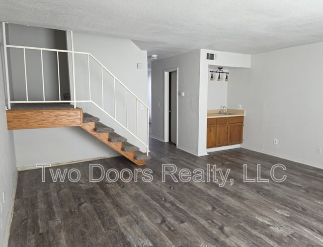 Photo - 1301 Eastgate Dr