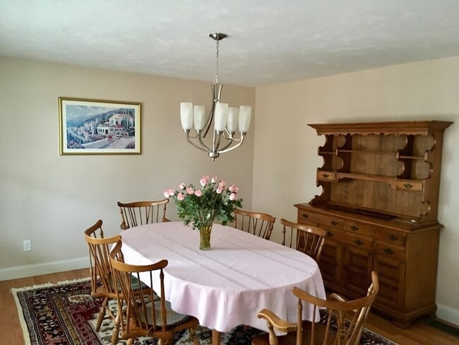 Photo - 370 Phillips Rd