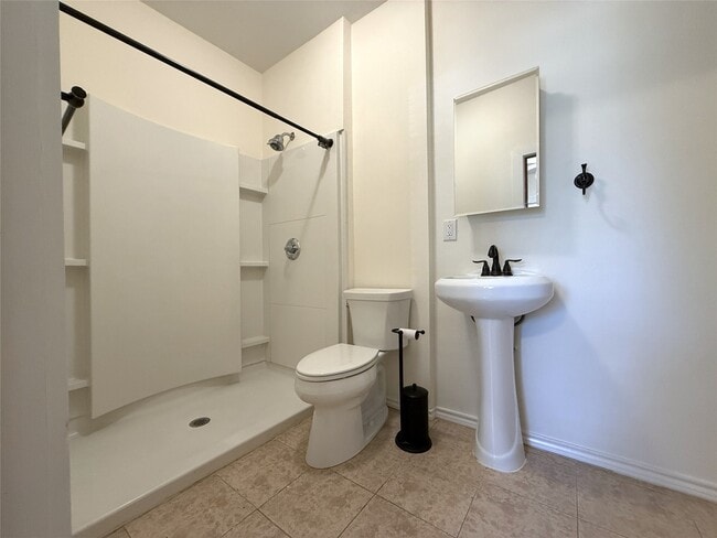 Photo - 1011 Nadine St