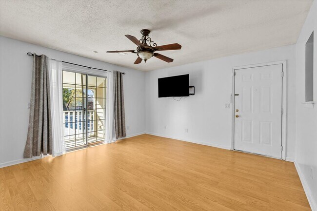 Photo - 5521 Hornaday Rd