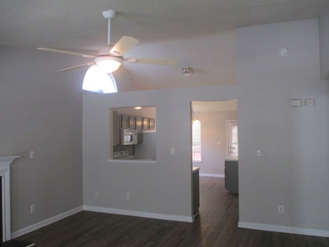 Photo - Wonderful 3 bedroom, 2 bathroom, home with fenced in yard! Available December 21, 2025!