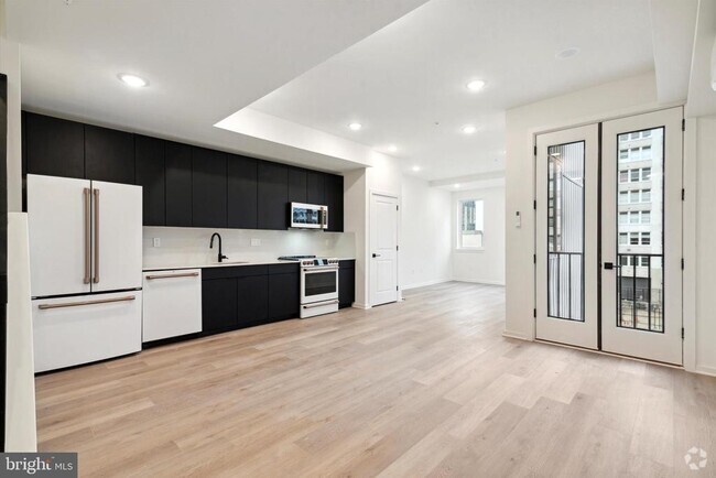 Building Photo - 245 N 12th St Unit 6 Rental