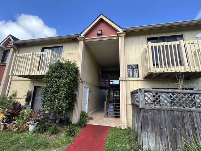 Building Photo - 2101 Forest Knoll Dr NE Unit 1-206