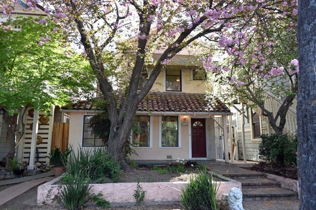 Photo - 2010 N St House