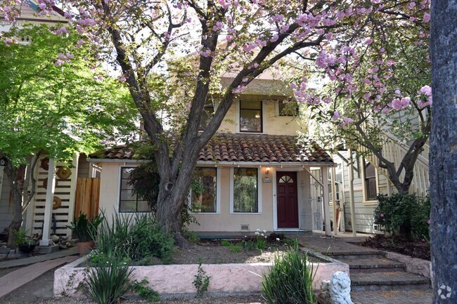 Building Photo - 2010 N St Rental