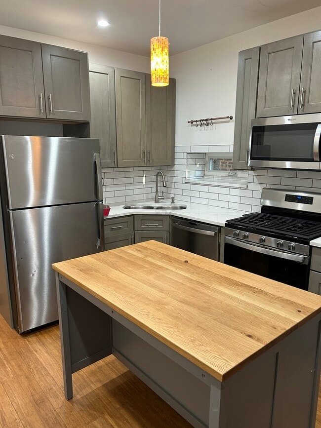 Photo - 2520 N Talman Ave Unit 1