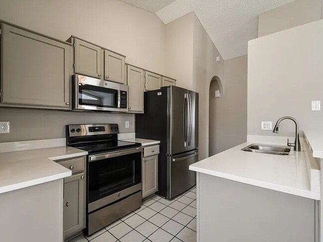 Photo - 2650 Deacon St