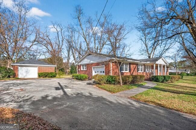 Photo - 741 East Ave