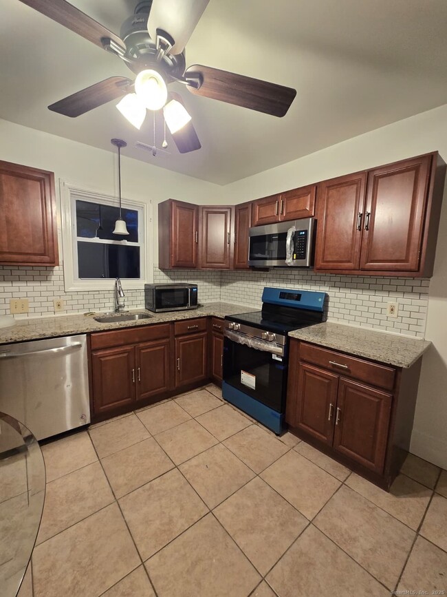 Photo - 75 Curtis St Unidad 2