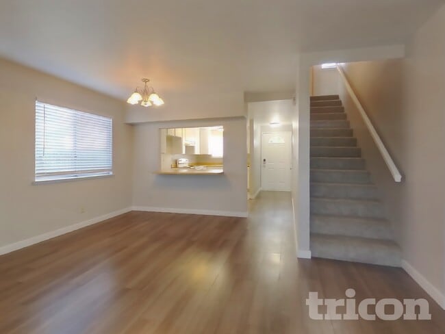 Photo - 1630 E Lake Ct