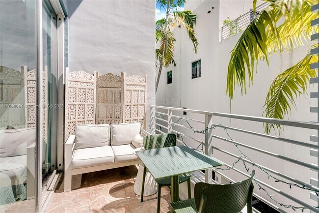 Photo - 3339 Virginia St Unit 329