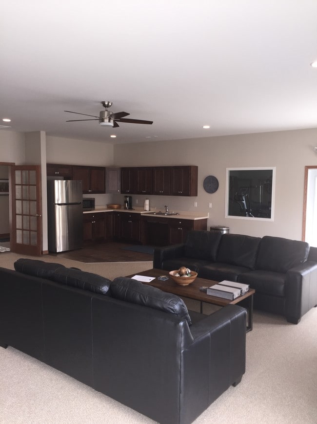 Clubhouse Common Area - Woodcrest Apartments