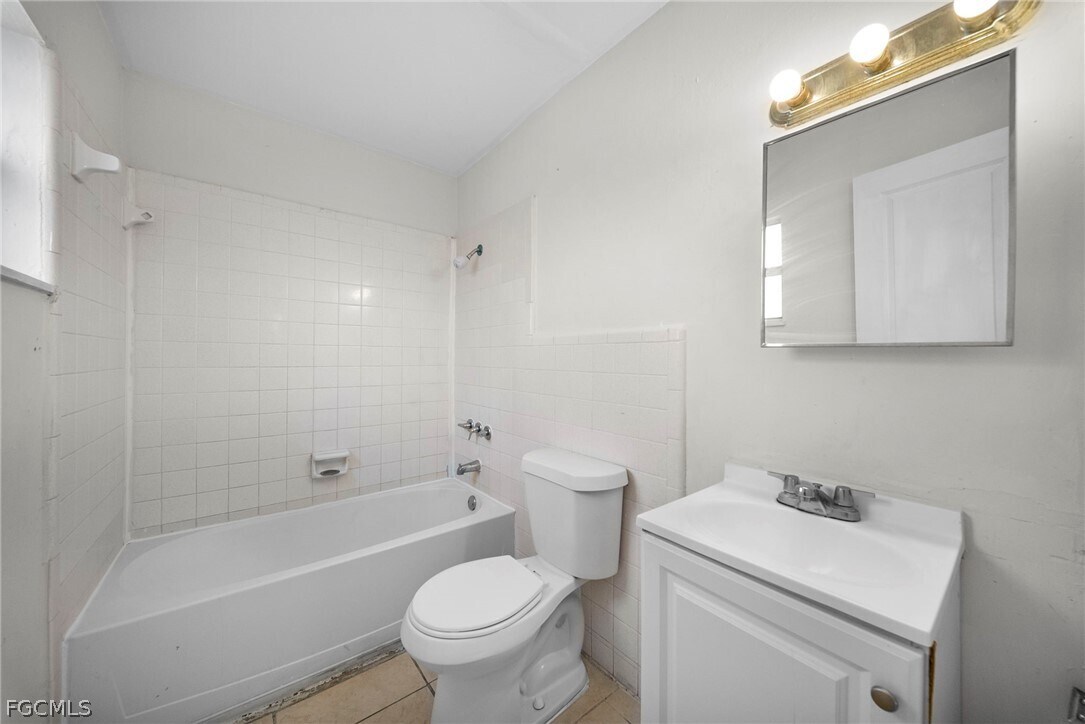 Photo - 5458 Fifth Ave