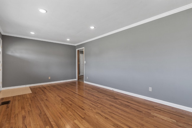 Photo - 1202 Collins Cir