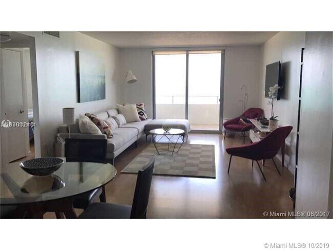 Photo - 5555 Collins Ave Unit 10F