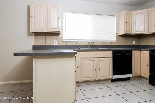 Photo - 2252 SE Berkshire Blvd